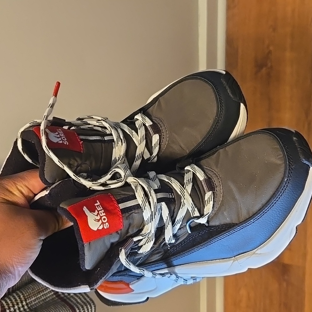 Sorel Kinetic High-Top Boots Waterproof with Lace up Closure Size 8